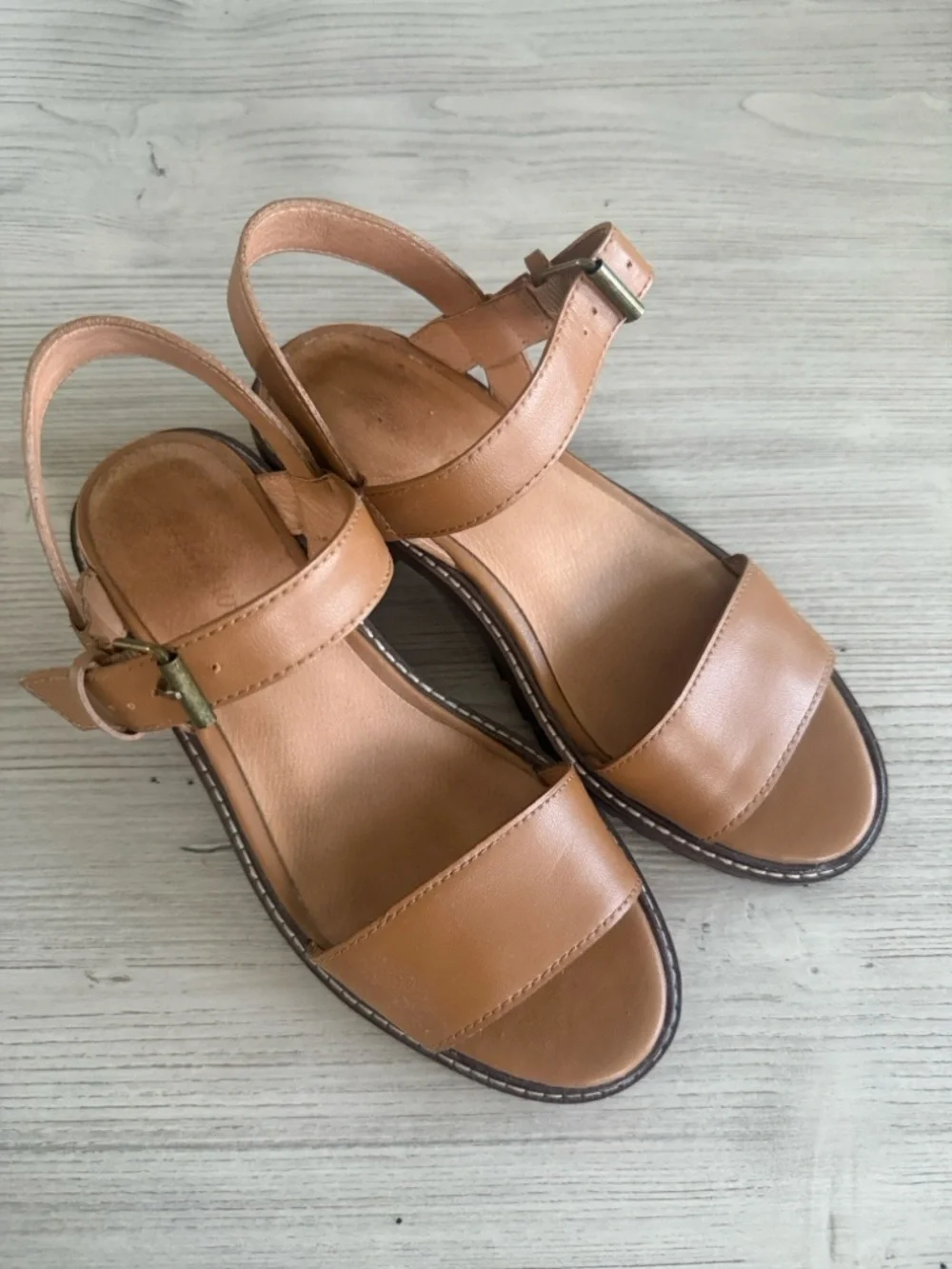 Madewell Erin Lugsole Sandal - Picture 4 of 9